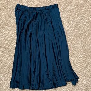J. Jill Midnight Blue A-Line crushed satin skirt.